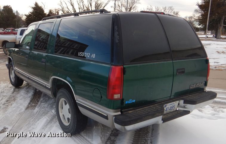 image for item IE9534 1999 Chevrolet Suburban C1500  SUV