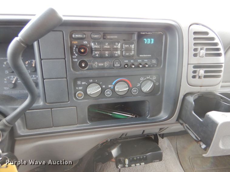 image for item IE9534 1999 Chevrolet Suburban C1500  SUV