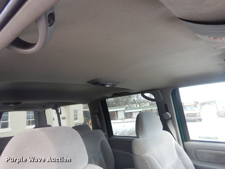 image for item IE9534 1999 Chevrolet Suburban C1500  SUV