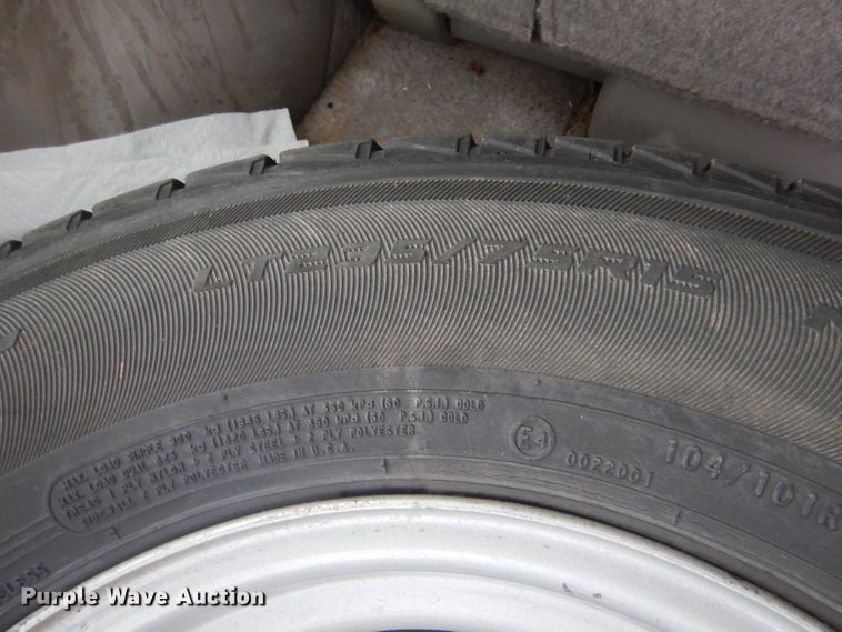 image for item IE9534 1999 Chevrolet Suburban C1500  SUV