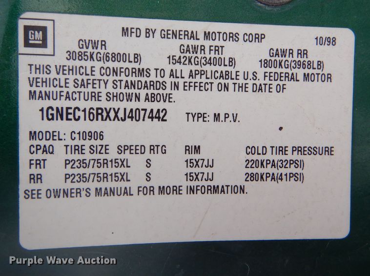 image for item IE9534 1999 Chevrolet Suburban C1500  SUV