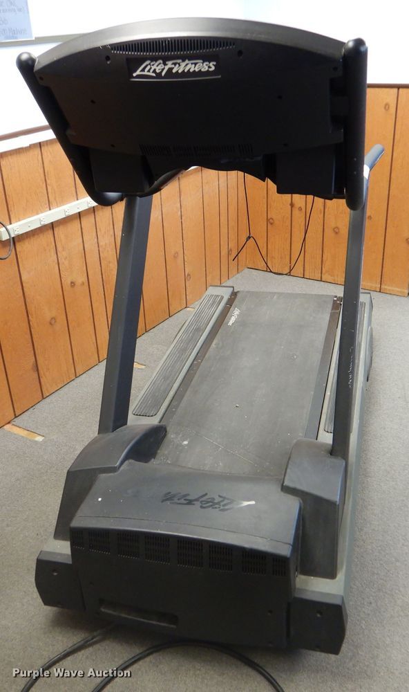 image for item IE9535 Life Fitness TR95S treadmill