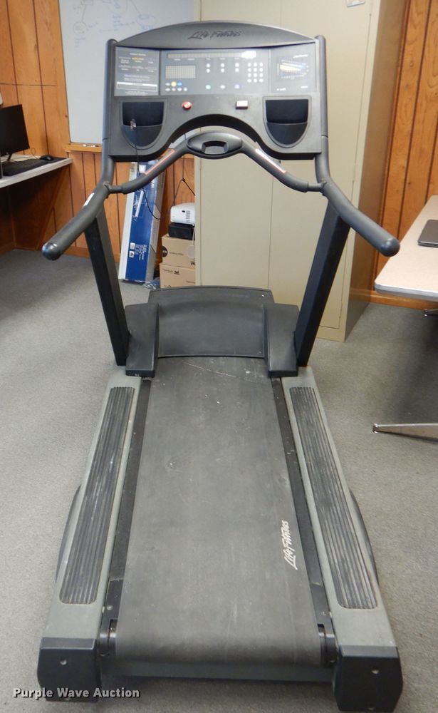 image for item IE9535 Life Fitness TR95S treadmill