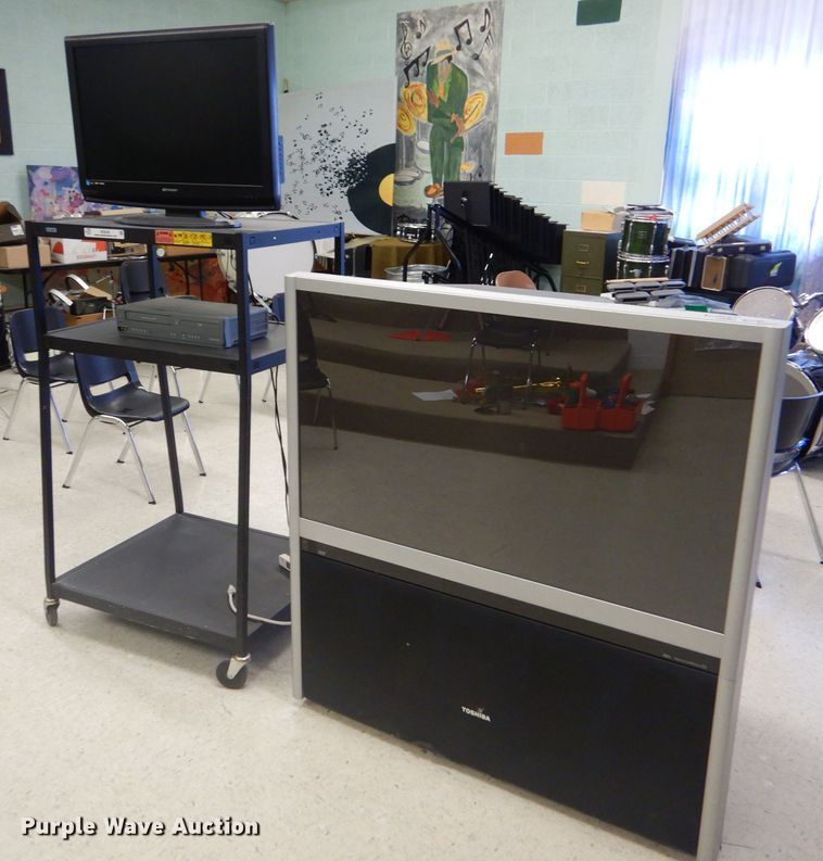 image for item IE9536 (2) televisions