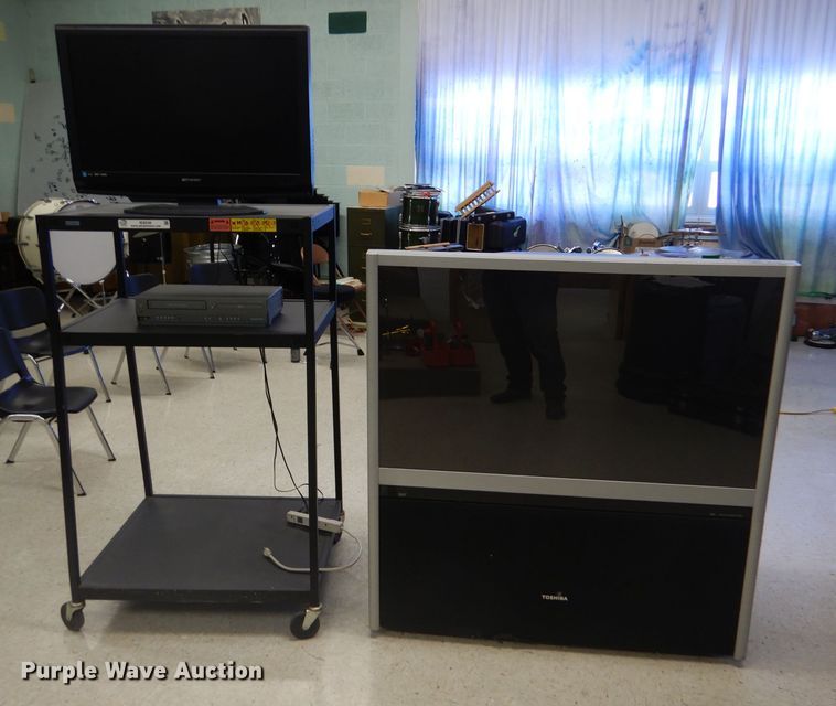 image for item IE9536 (2) televisions