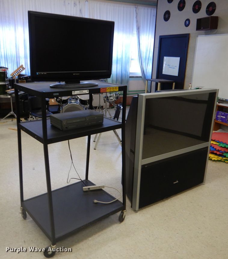 image for item IE9536 (2) televisions