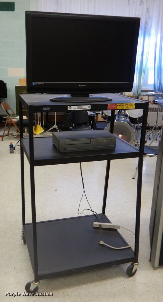 image for item IE9536 (2) televisions