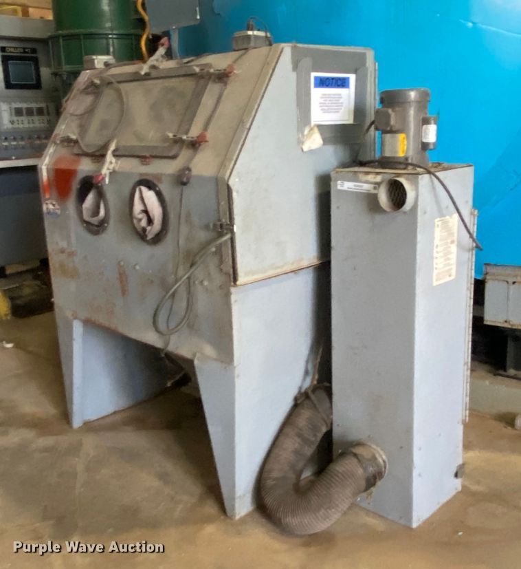 image for item IG9527 Sandblast cabinet