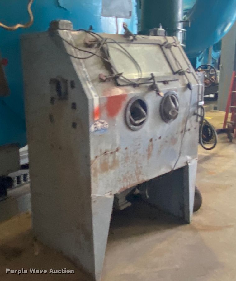 image for item IG9527 Sandblast cabinet