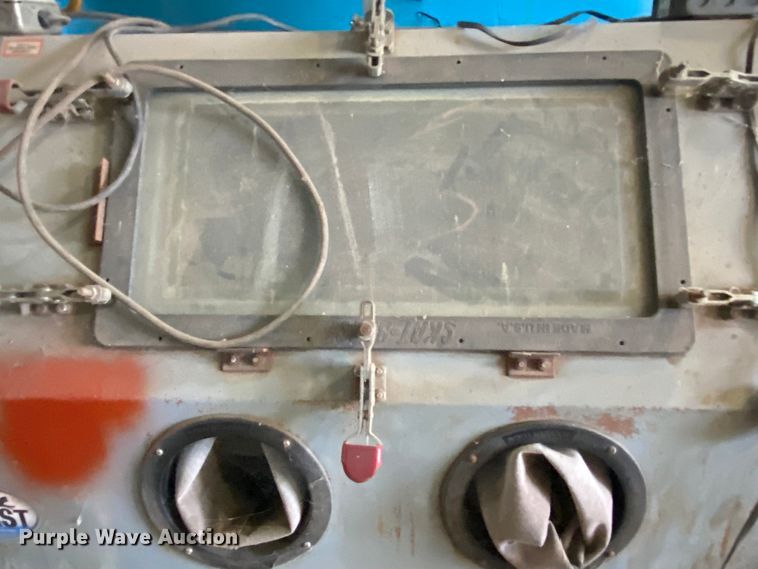 image for item IG9527 Sandblast cabinet