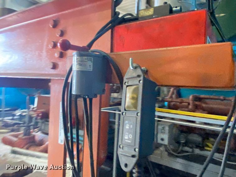 image for item IG9528 Hydraulic press