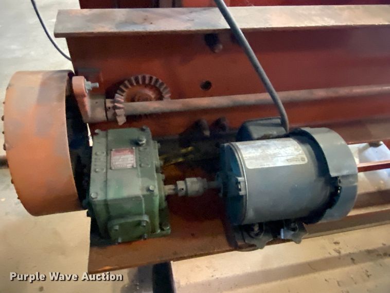 image for item IG9528 Hydraulic press