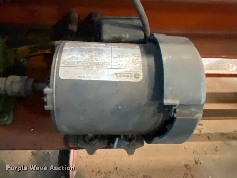 image for item IG9528 Hydraulic press