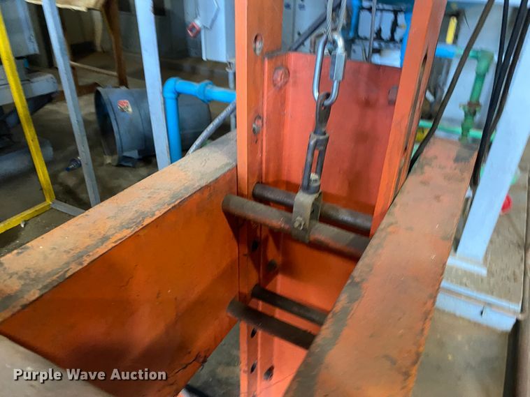 image for item IG9528 Hydraulic press