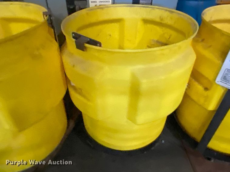 image for item IG9531 (8) containment drums