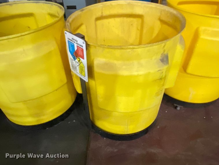 image for item IG9531 (8) containment drums