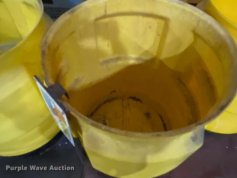 image for item IG9531 (8) containment drums