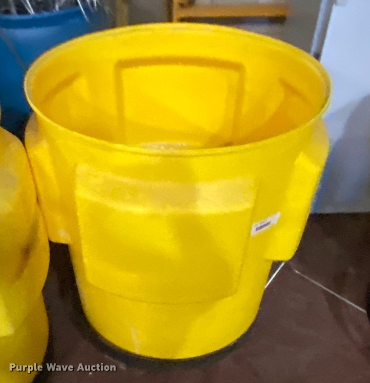 image for item IG9531 (8) containment drums