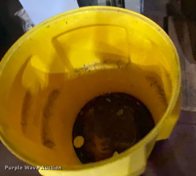 image for item IG9531 (8) containment drums