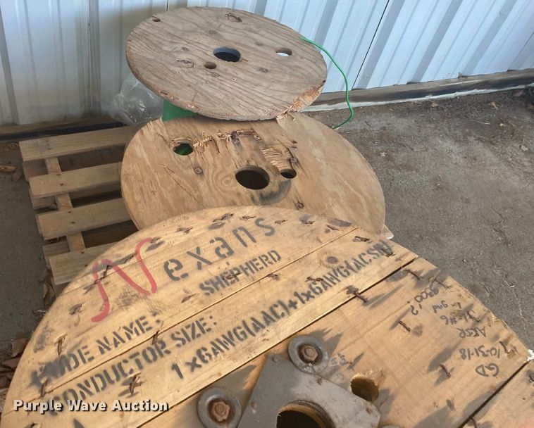 image for item IG9583 Rolls of cable