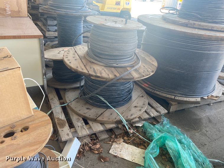 image for item IG9585 Rolls of cable