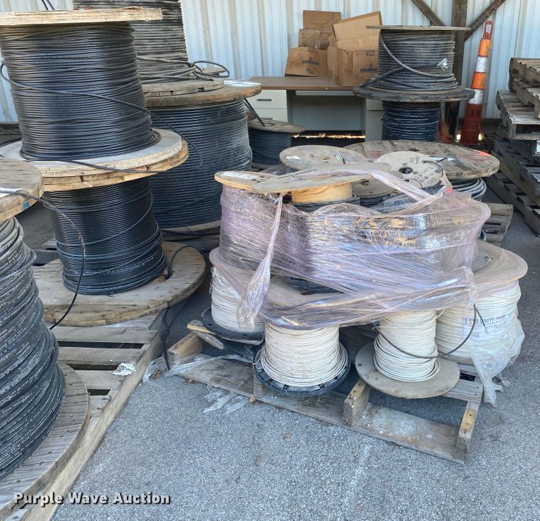 image for item IG9585 Rolls of cable