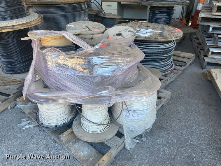 image for item IG9585 Rolls of cable