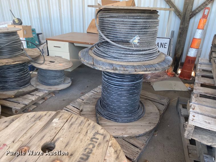 image for item IG9585 Rolls of cable