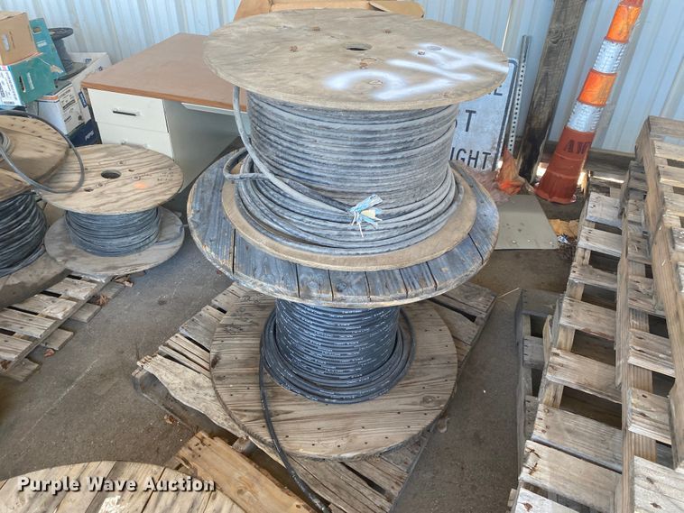 image for item IG9585 Rolls of cable