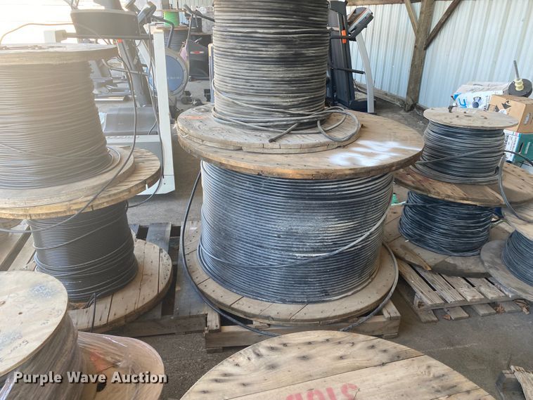 image for item IG9585 Rolls of cable