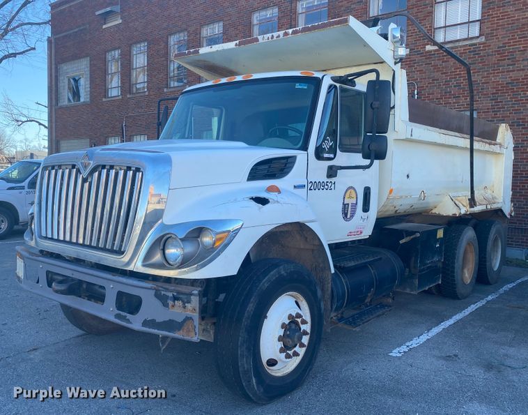 image for item IG9586 2009 International WorkStar 7400  dump truck