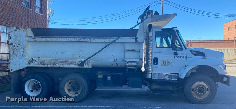 image for item IG9586 2009 International WorkStar 7400  dump truck