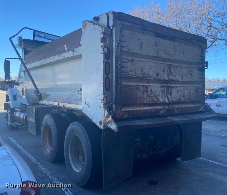 image for item IG9586 2009 International WorkStar 7400  dump truck