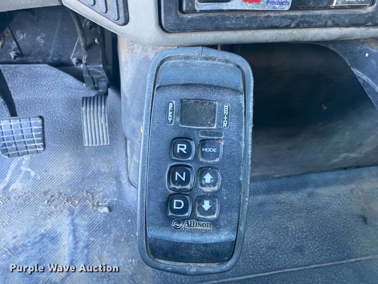 image for item IG9586 2009 International WorkStar 7400  dump truck