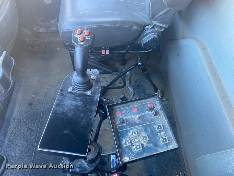 image for item IG9586 2009 International WorkStar 7400  dump truck