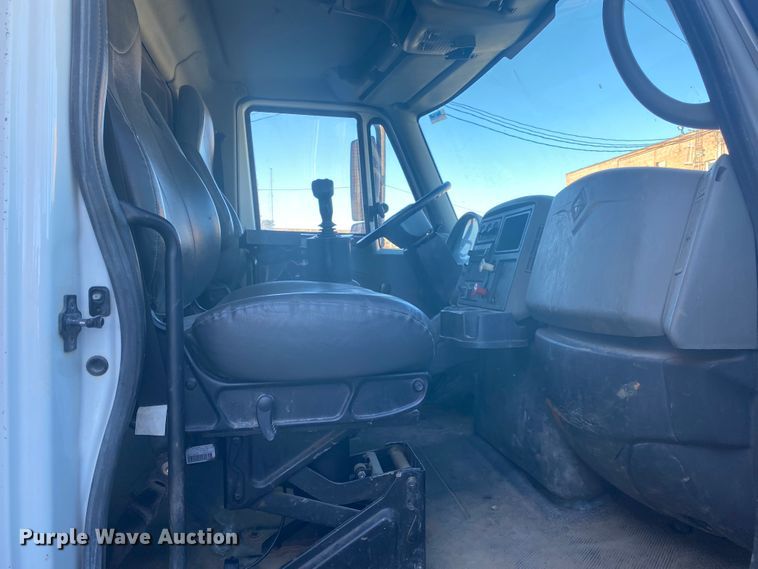 image for item IG9586 2009 International WorkStar 7400  dump truck