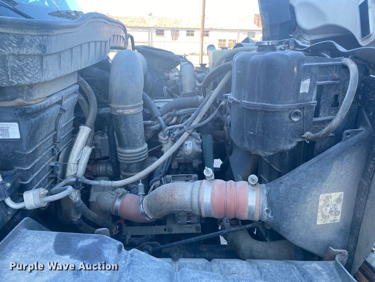 image for item IG9586 2009 International WorkStar 7400  dump truck