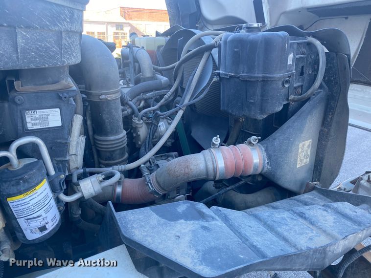 image for item IG9586 2009 International WorkStar 7400  dump truck