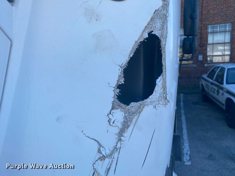 image for item IG9586 2009 International WorkStar 7400  dump truck