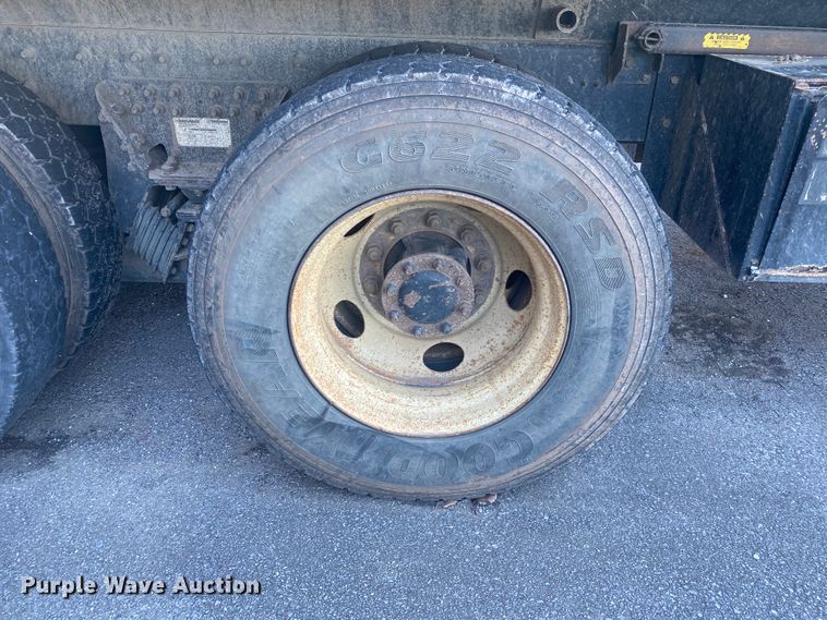 image for item IG9586 2009 International WorkStar 7400  dump truck