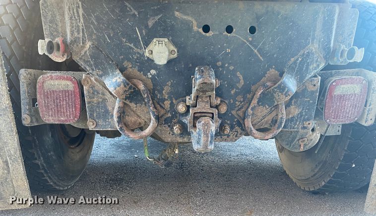 image for item IG9586 2009 International WorkStar 7400  dump truck