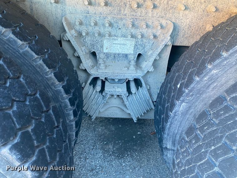 image for item IG9586 2009 International WorkStar 7400  dump truck