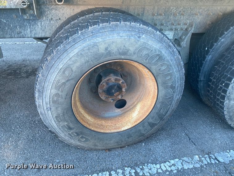 image for item IG9586 2009 International WorkStar 7400  dump truck