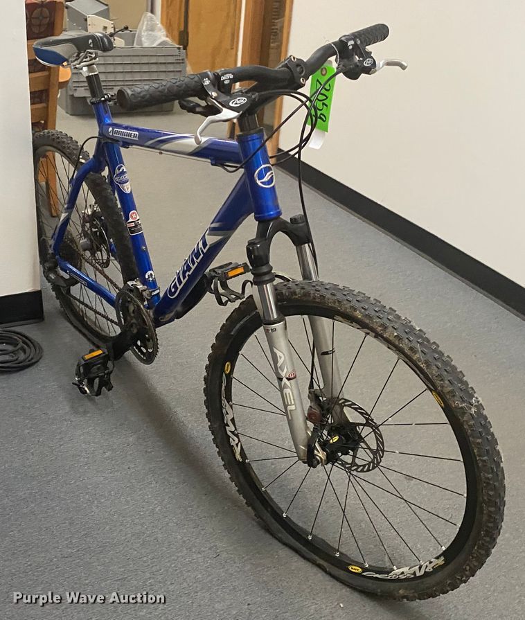 image for item IG9592 Giant Rainier mountain bicycle