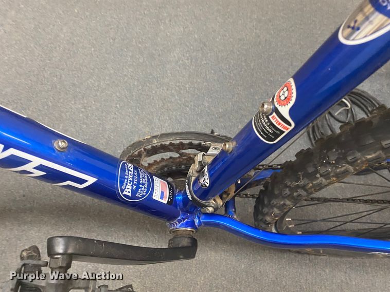 image for item IG9592 Giant Rainier mountain bicycle