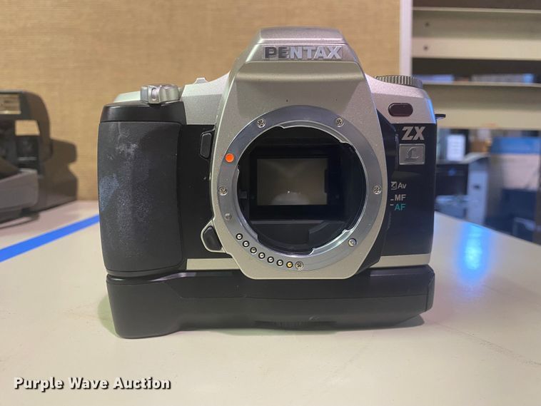 image for item IG9605 (3) cameras