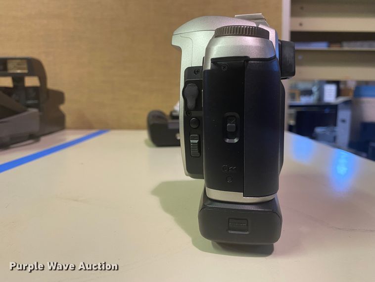 image for item IG9605 (3) cameras