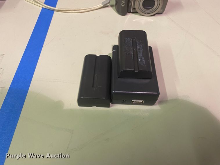 image for item IG9605 (3) cameras