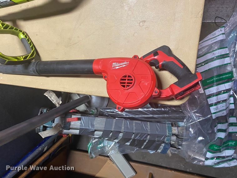 image for item IG9623 Lawn and garden equipment