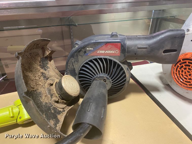 image for item IG9623 Lawn and garden equipment